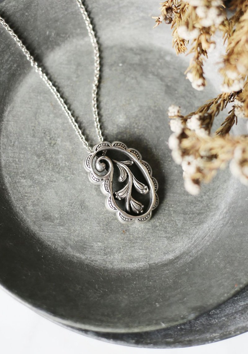 Paisley Paisley antique style sterling silver necklace with a classic and elegant soul - Necklaces - Sterling Silver Silver