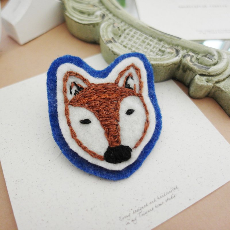 Cha mimi. Hand embroidery Love embroidery -! Forest little fox - Brooches - Other Materials Multicolor
