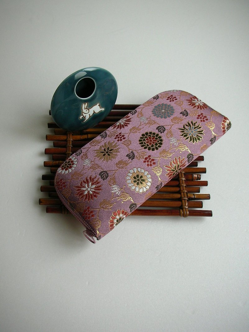 Jingxijianjin Jin Jinzhi "Tang grass eight-chrysanthemum" - long clip / wallet / purse / gift - the last one - กระเป๋าสตางค์ - ผ้าไหม สีม่วง