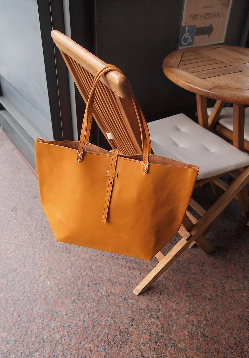 Japaindia elegant handmade original cow leather shoulder bag - Messenger Bags & Sling Bags - Genuine Leather Khaki