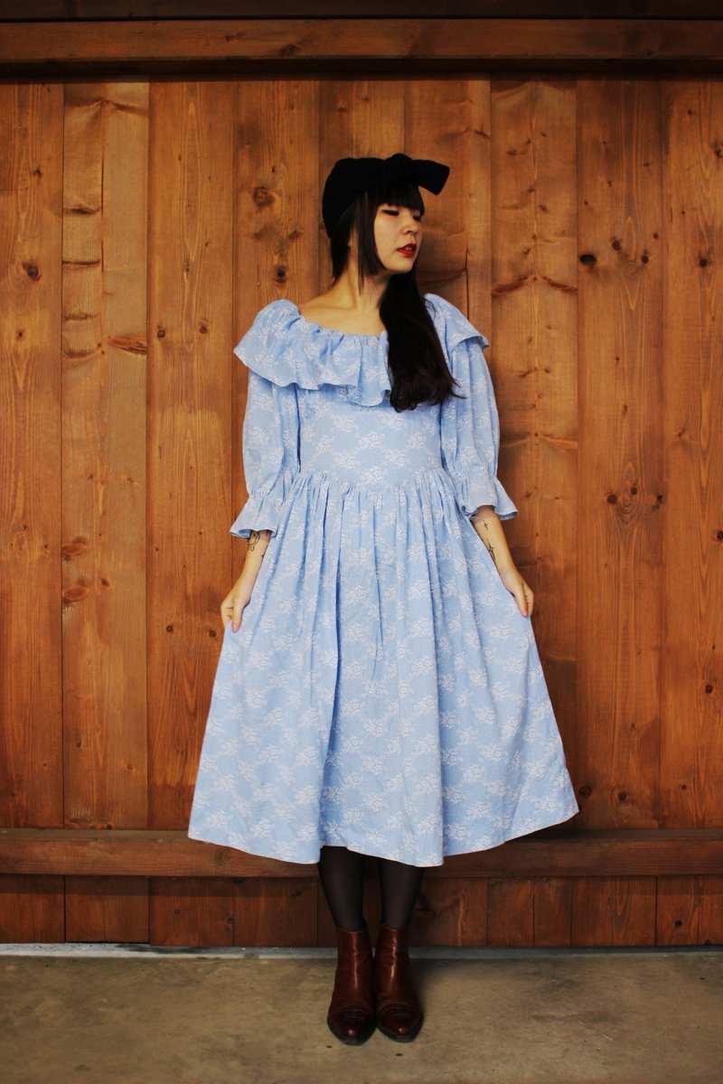 F801 (Vintage) aqua blue lotus leaf collar sleeve white elegant vintage small floral cotton dress - ชุดเดรส - วัสดุอื่นๆ สีน้ำเงิน