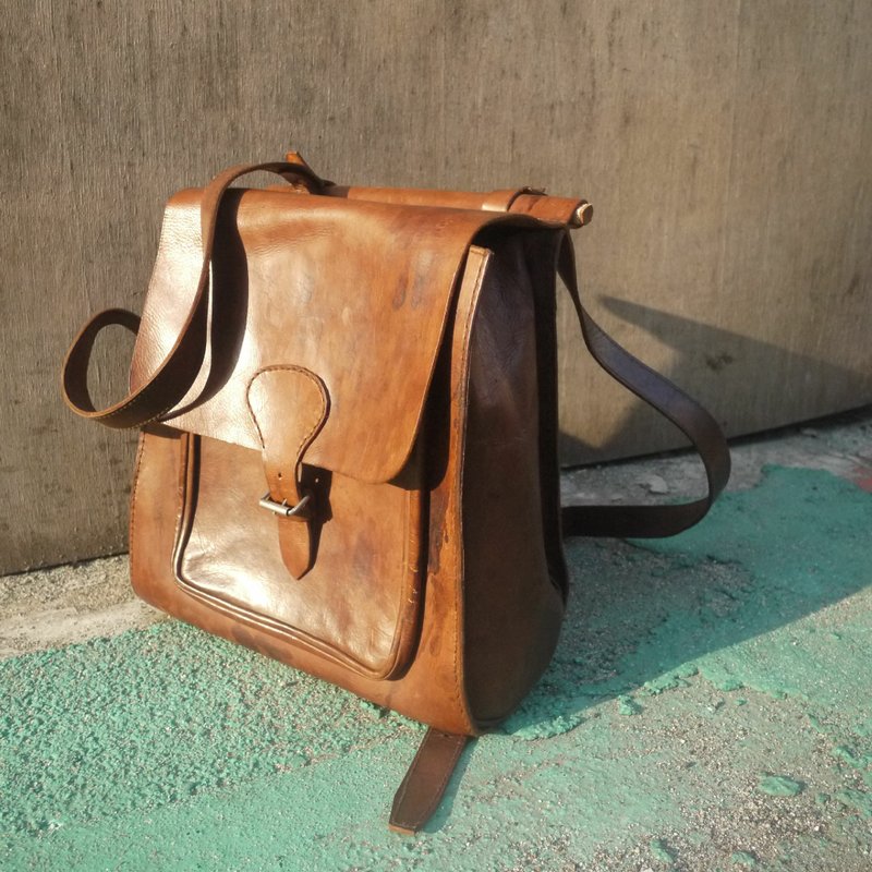 夕卡 Shika // Vintage bag 老件 古董 手工製作牛皮包 {A4-015} - 後背包/背包/書包 - 其他材質 咖啡色
