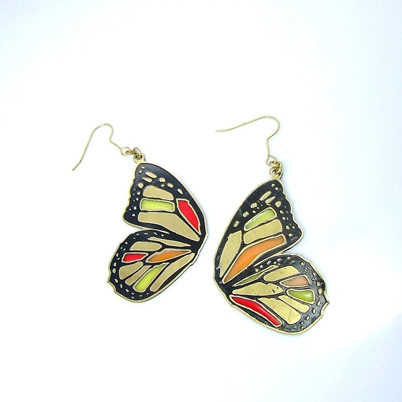 Butterfly wing orange stand glass  earring in brass hand sawing - 耳環/耳夾 - 其他金屬 