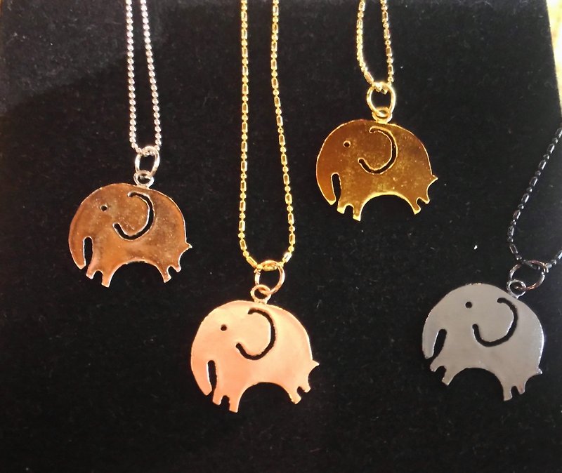 Q elephant. Handmade metal necklace - สร้อยคอ - โลหะ 
