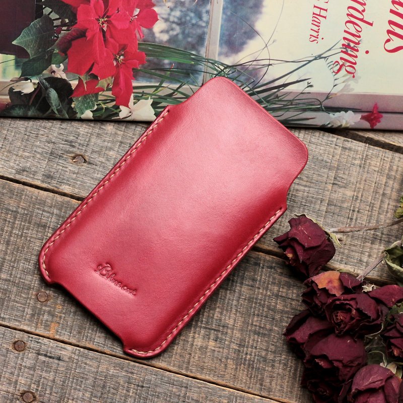 Crafted iPhone case - for bare metal | dry rose red vegetable tanned cow leather | multi-color - เคส/ซองมือถือ - หนังแท้ สีนำ้ตาล