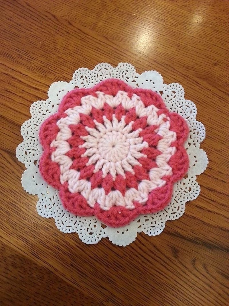 【Knitting】Flower Coaster- Peach and Pink Waltz - ที่รองแก้ว - วัสดุอื่นๆ สึชมพู