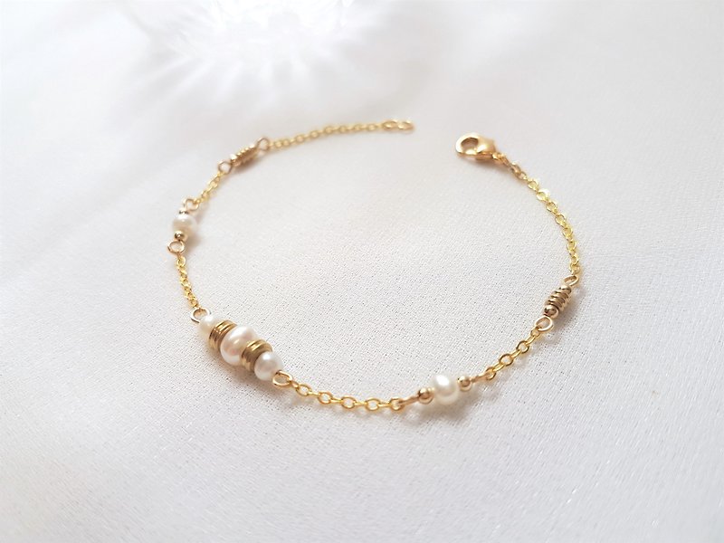 雅典娜 ‧ 珍珠 黃銅 古典 細手鍊 - 手鍊/手環 - 珍珠 金色