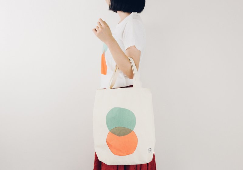 INNER | Round Intersection Embossed Cloth Bag - Messenger Bags & Sling Bags - Cotton & Hemp White