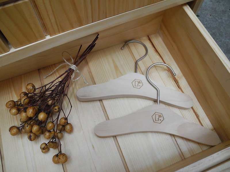 "Wal-wood wowood" import SCHIMA - Pet hanger - Clothing & Accessories - Wood 