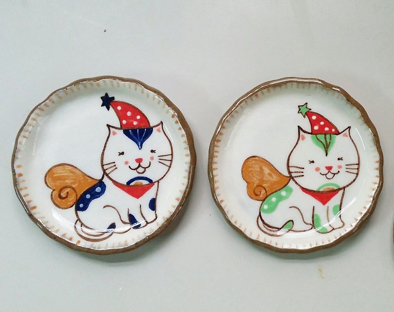 Red Hat wearing kitten ✖ animal discs - Small Plates & Saucers - Other Materials 