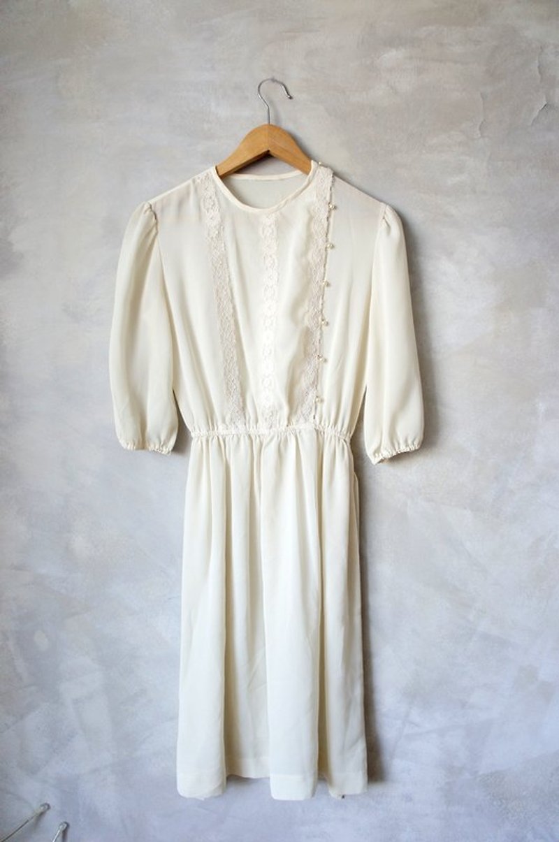 雪紡質 珍珠釦 米白 七分袖 洋裝  Bea:Mon 古著 - 洋裝/連身裙 - 其他材質 白色