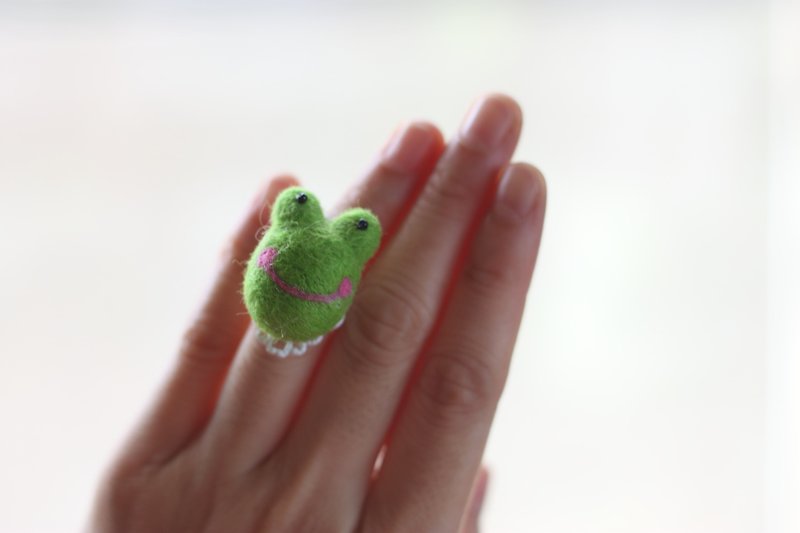 Grass green frog shape cute ring - General Rings - Wool Green