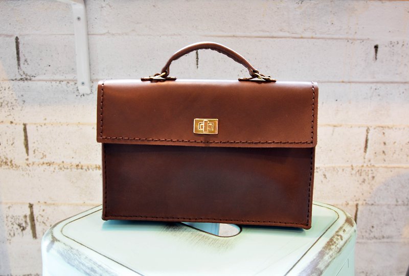 Hand-made leather ─ portable briefcase. (Handbag, tote bag, work, portable, office bag) - กระเป๋าถือ - หนังแท้ สีนำ้ตาล