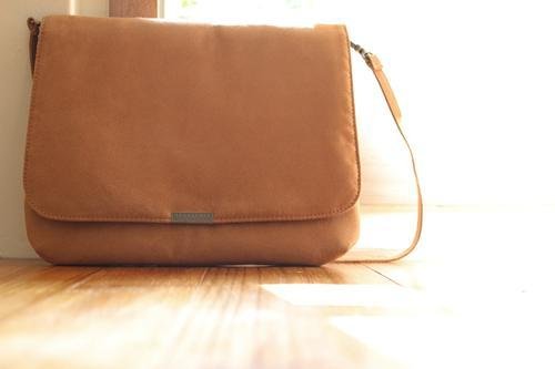 Chez。La pochette sept - Camel - Shop chez Messenger Bags & Sling