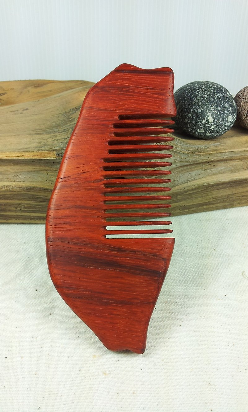 Taiwan handmade rosewood comb pattern shape - งานไม้/ไม้ไผ่/ตัดกระดาษ - ไม้ สีแดง