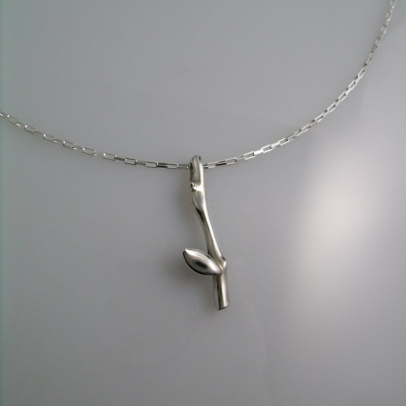 FUHSIYATUO sterling silver pendant with branches and leaves - สร้อยคอ - โลหะ ขาว
