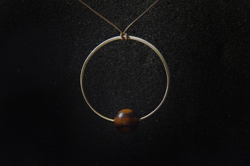 [Hylé design Macau] ORB-it Jewelry Series Wood X Cupronickel Necklace (Halo Halo) - Necklaces - Wood Brown