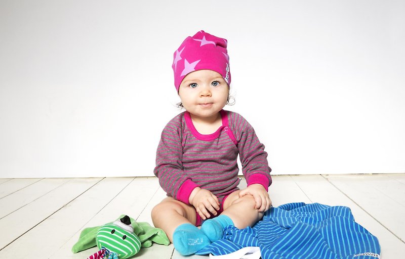 【北歐童裝】瑞典有機棉星星帽子 桃紅 - 嬰兒帽子/髮帶 - 棉．麻 紅色