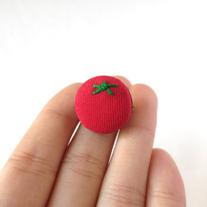 Cloth embroidery brooch pin tomatoes paragraph - เข็มกลัด - งานปัก สีแดง
