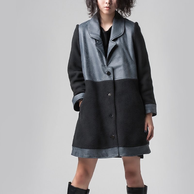 【COAT】Leather velvet stitching long coat - เสื้อแจ็คเก็ต - เส้นใยสังเคราะห์ สีดำ