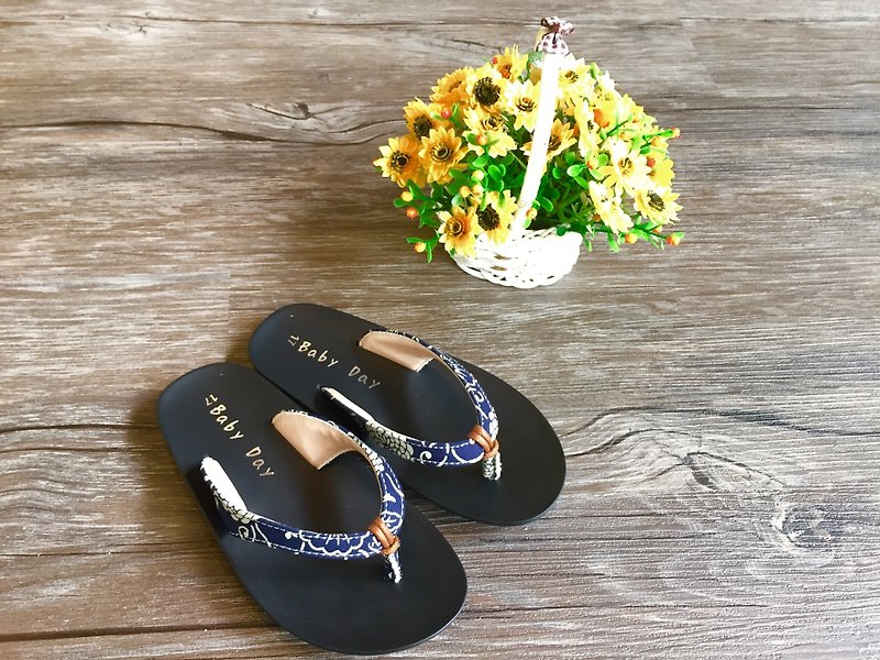 "Baby Day" Japanese style flip-flops (Kid type) Elegant blue slippers parent-child shoes - Kids' Shoes - Other Materials Blue
