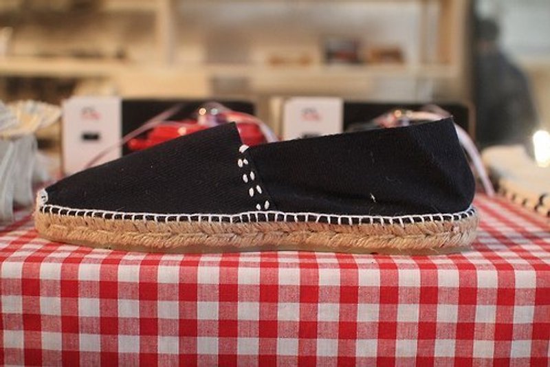 法國手工帆布鞋-黑色 已售完 - 女休閒鞋/帆布鞋 - 棉．麻 黑色