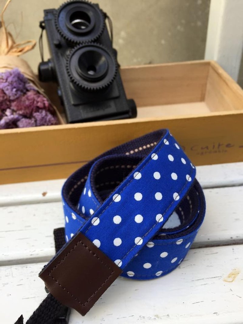 ﹞ ﹝ Clare cloth hand-made Japanese blue Shuiyu little camera strap - ID & Badge Holders - Other Materials Blue
