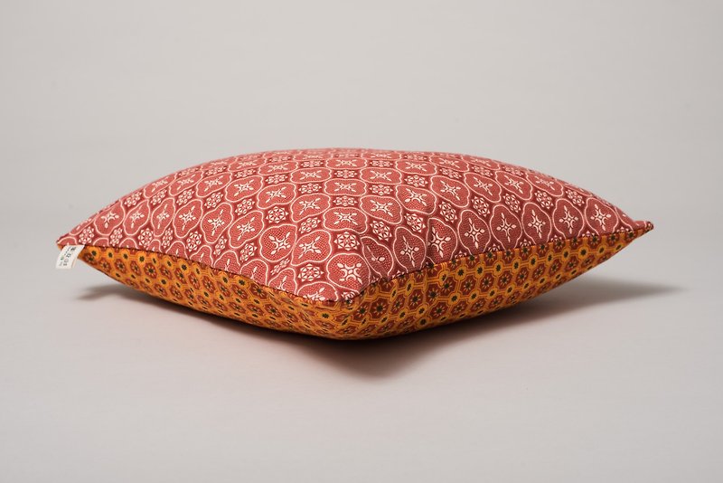 Double Face Cushion Cover - หมอน - ผ้าฝ้าย/ผ้าลินิน สีแดง