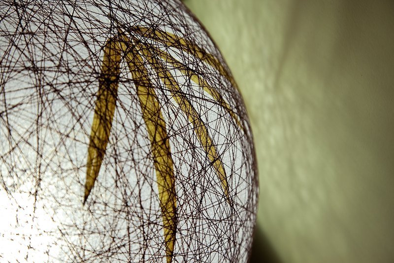 【Coffee Bamboo Leaf】Hand-woven ball lampshade - โคมไฟ - วัสดุอื่นๆ 