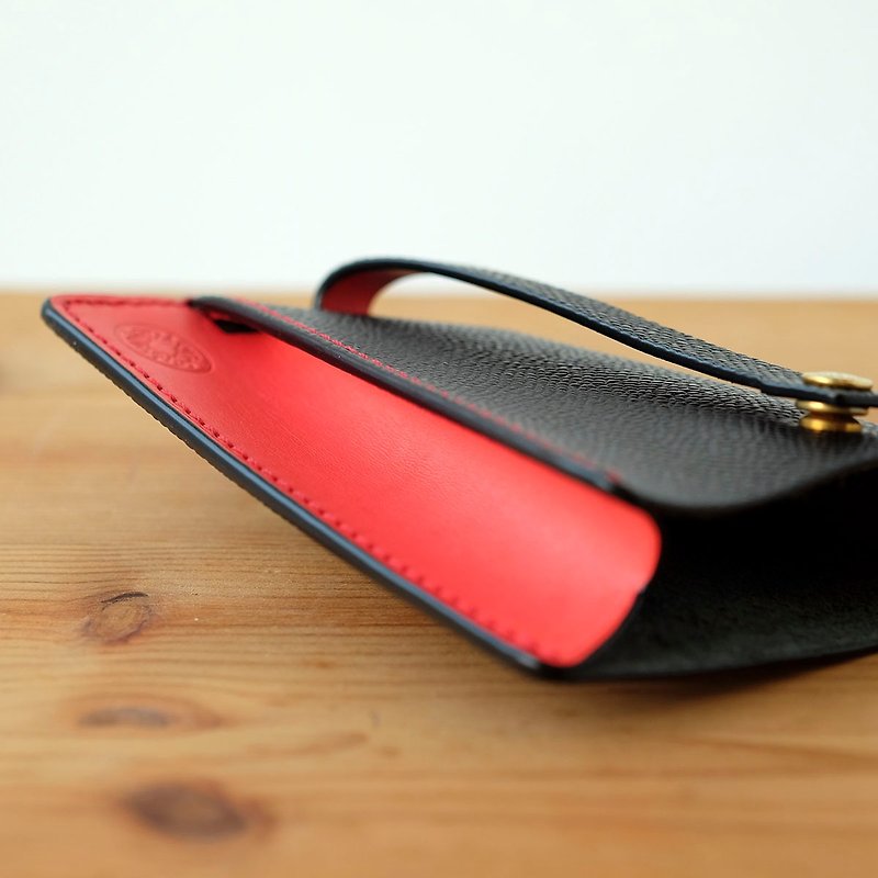 isni pull & push key bag special three-dimensional shape design - ที่ห้อยกุญแจ - หนังแท้ สีแดง