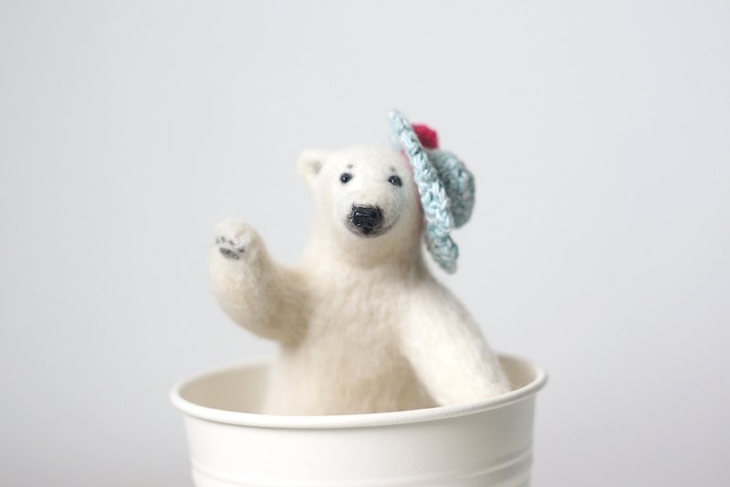 [Forest horn] wool felt Mr. Polar Bear - Stuffed Dolls & Figurines - Wool Multicolor