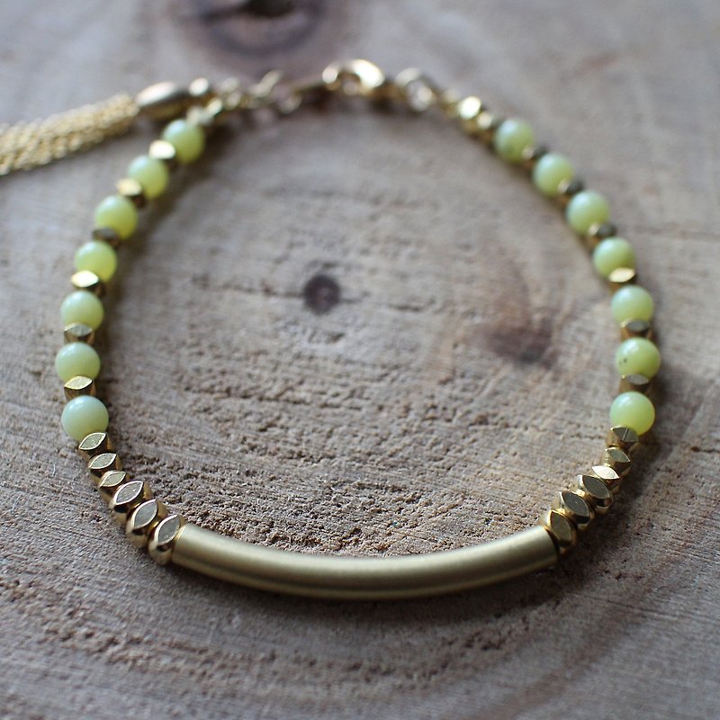 Muse natural wind series NO.83 peridot bracelet brass elbow - Bracelets - Other Materials Green