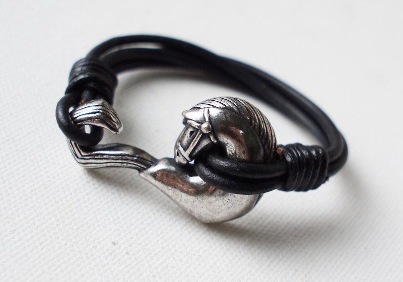 Petite Fille] Ben [~ equine leather braided bracelet - สร้อยข้อมือ - โลหะ สีเทา