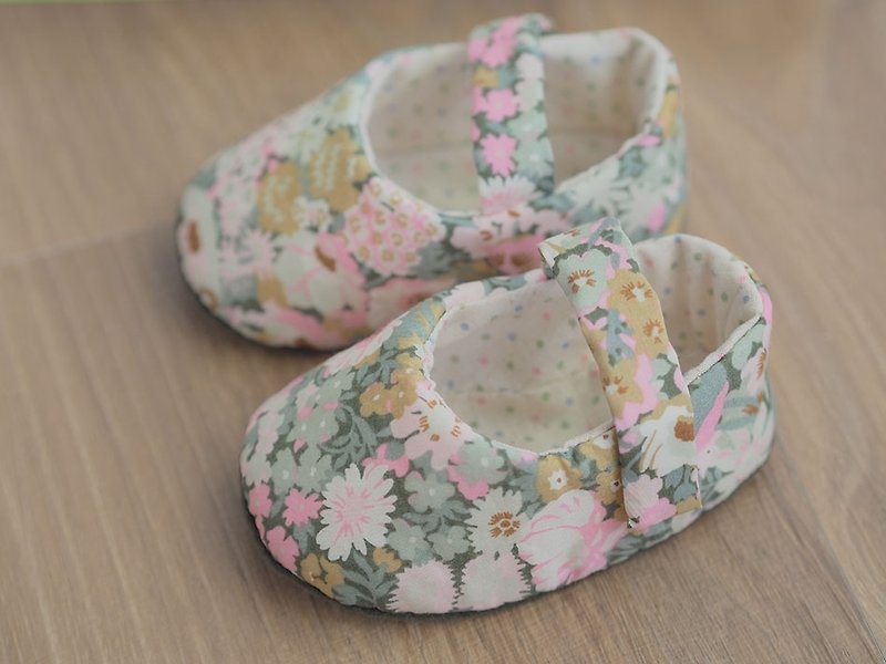 British pink floral baby shoes - รองเท้าเด็ก - วัสดุอื่นๆ สึชมพู