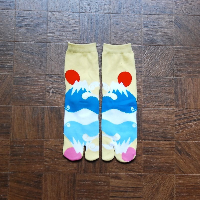 富士山的日落兩趾襪（足袋） - 襪子 - 棉．麻 黃色