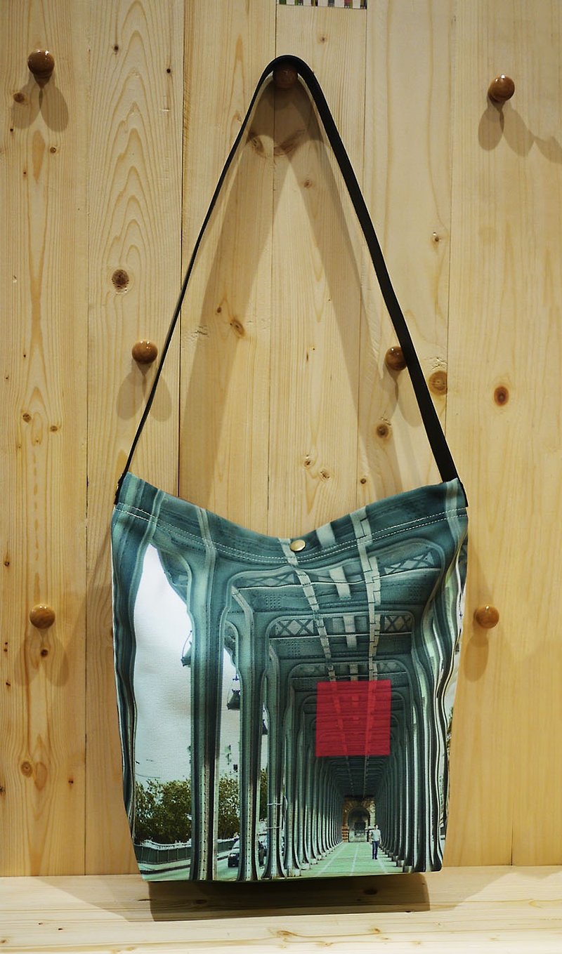 【Travel well】Straight twill canvas bag◆◇◆Channel◆◇◆ - Messenger Bags & Sling Bags - Other Materials Green