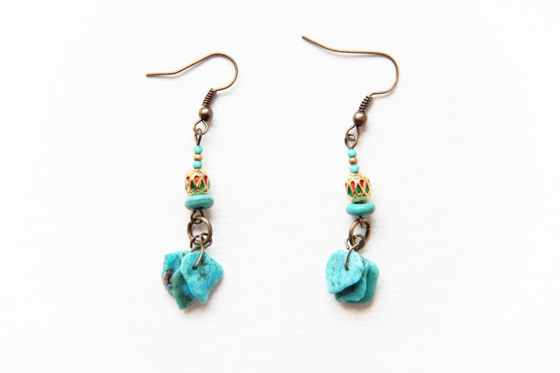 Landing from the Universe / 52 years ago, the beloved princess-turquoise earrings - Earrings & Clip-ons - Gemstone Green