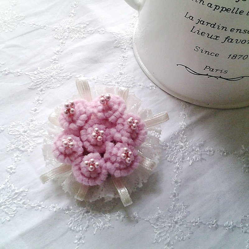 MFP pink felt fabric handmade lace flowers brooch pin flower bouquet - Brooches - Other Materials Pink