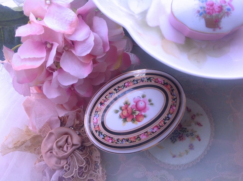 ♥ Anne Crazy Antique ♥ British Bonded Wedge Wedgwood Weikhi Clio Golden Orchard Oval Jewelry Box ~ Birthday Party - Storage - Porcelain Multicolor