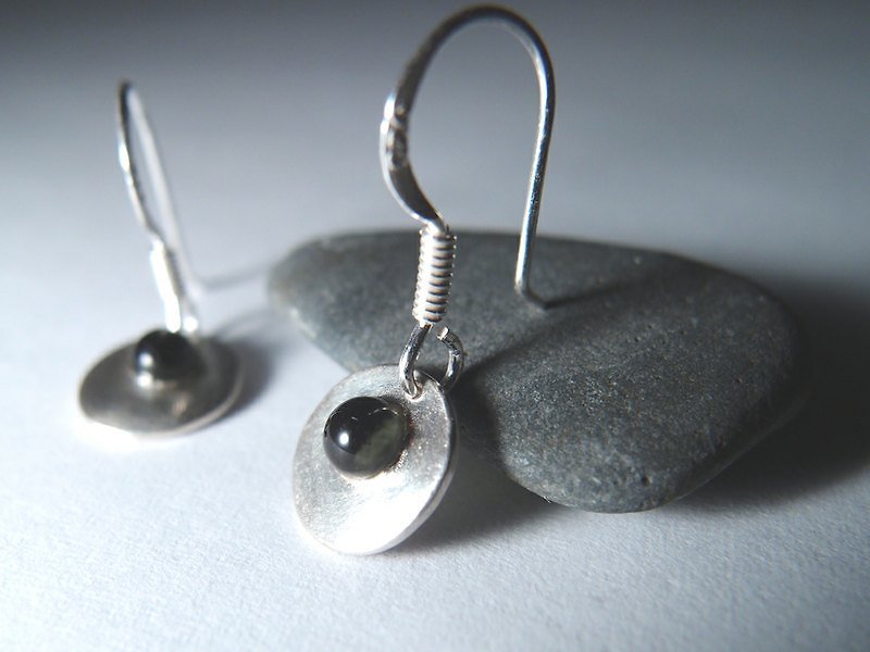 Transparent dark green glass sterling silver earrings - Earrings & Clip-ons - Other Metals Gray