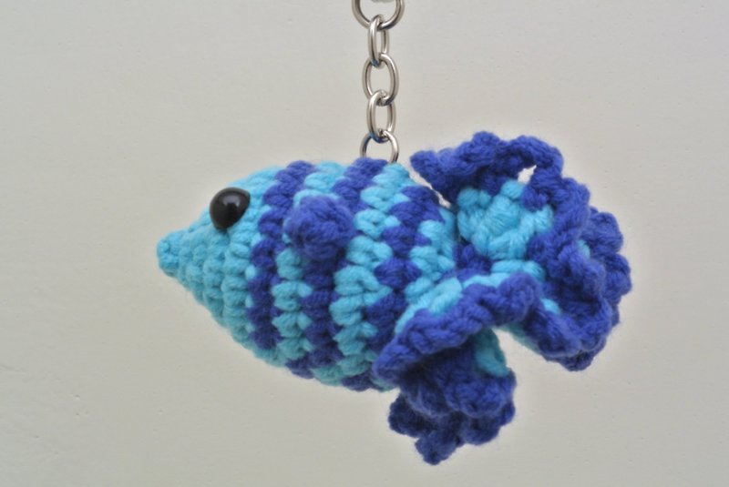 【Knitting】年年有餘（魚）系列-青出於藍 - 鑰匙圈/鑰匙包 - 其他材質 藍色