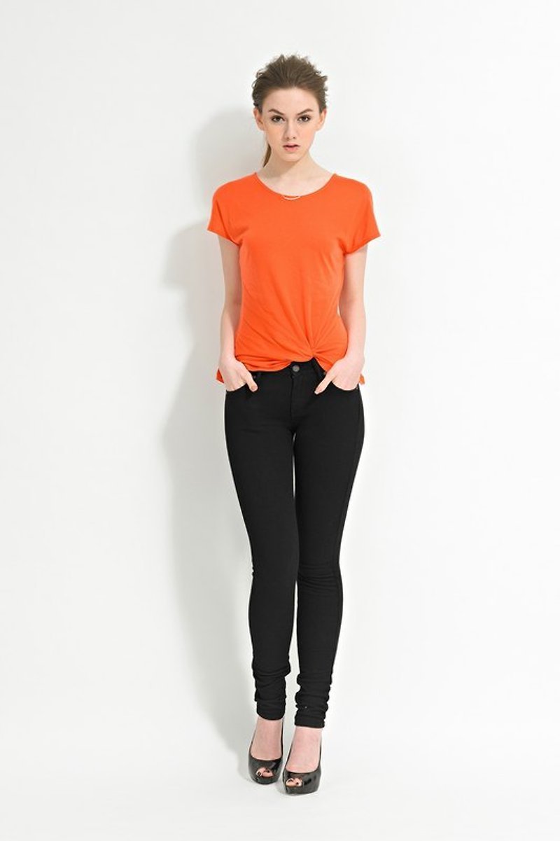 Bottom Twist Knitted Top - กางเกงขาสั้น - วัสดุอื่นๆ สีส้ม