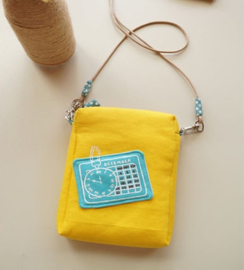 手繪時光戳印護照包/手機包(檸檬黃)配布依現在布品更改 - 護照套 - 其他材質 黃色