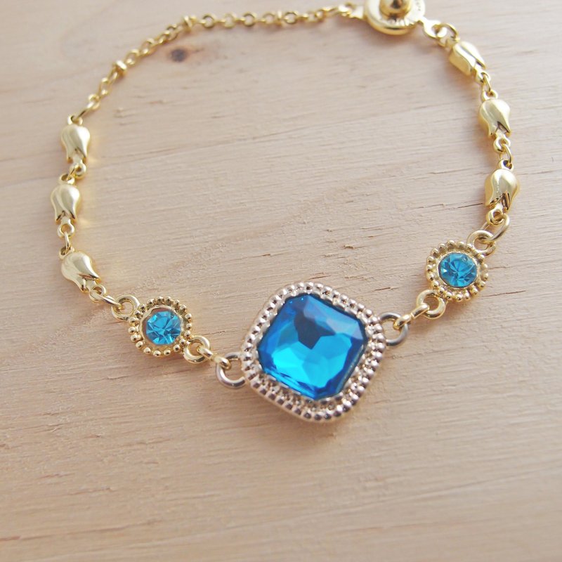 Gemstone Bracelets [CB0003-4] blue rhinestone x x x 24K Clover anti-allergenic faded gold bracelet - สร้อยข้อมือ - วัสดุอื่นๆ สีแดง