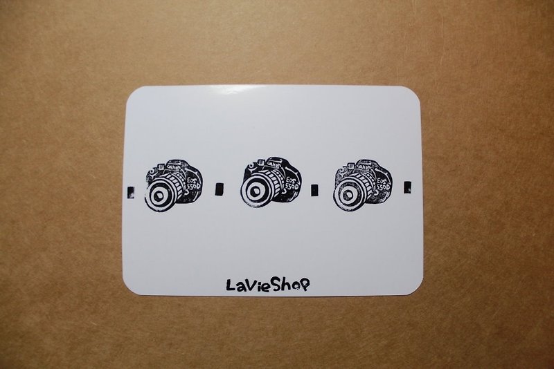 【LaVieShop＊手作雜貨】相機排排站 Canon 單眼相機 550D．手工刻印明信片/卡片．高質感防水相紙 - 心意卡/卡片 - 紙 白色