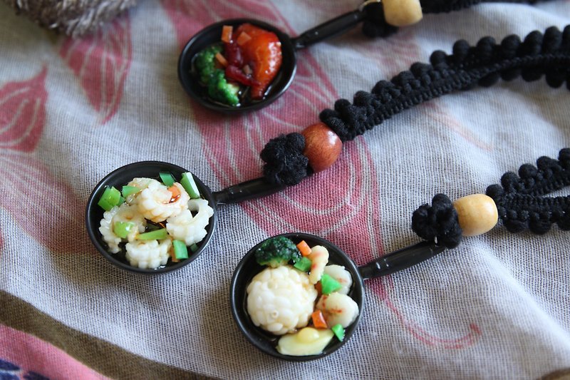 Mini-skillet dinner food friends ~ necklace - Necklaces - Plastic Multicolor