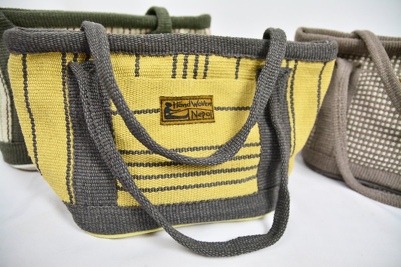 Dyed hand-woven fabric handbag _ fair trade - กระเป๋าถือ - ผ้าฝ้าย/ผ้าลินิน หลากหลายสี