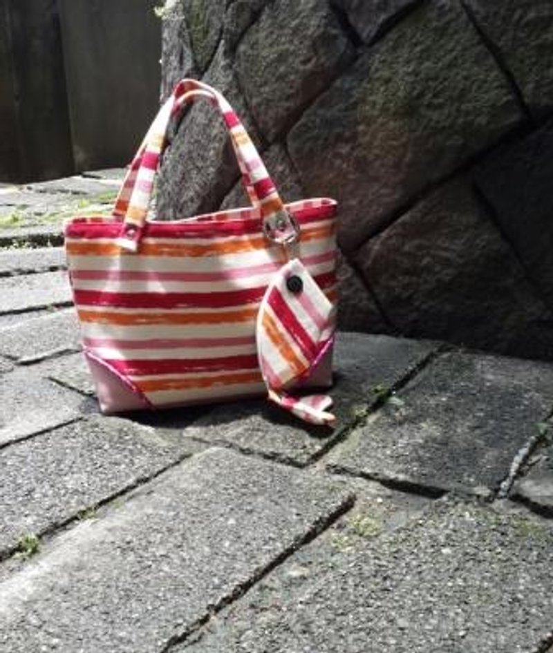 Autumn wind rainbow striped tote bag + small fish baby coin key case - Messenger Bags & Sling Bags - Other Materials Multicolor