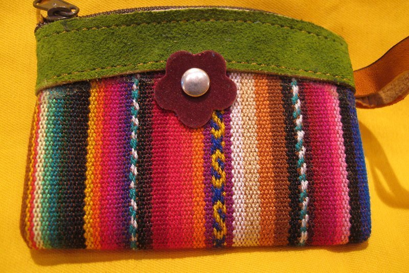 Small flower leather stitching Peruvian woven square change-green - กระเป๋าใส่เหรียญ - วัสดุอื่นๆ สีเขียว
