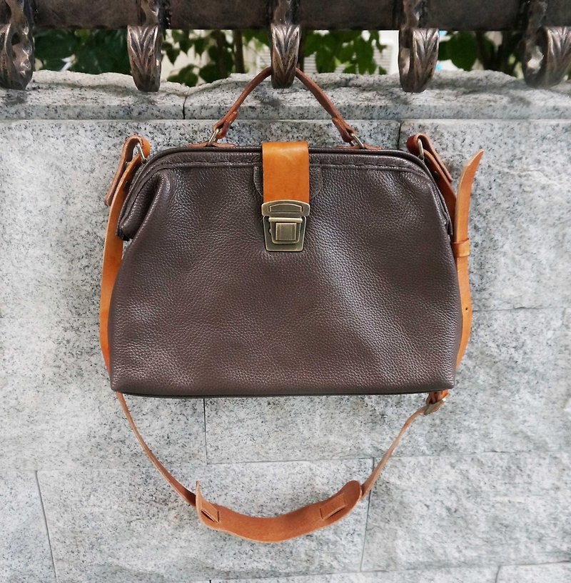 Sienna small leather doctor bag - กระเป๋าแมสเซนเจอร์ - หนังแท้ สีนำ้ตาล